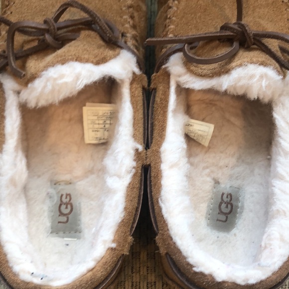 UGG house shoes, moccasin, women, tan/brown, size 5, - Picture 2 of 9